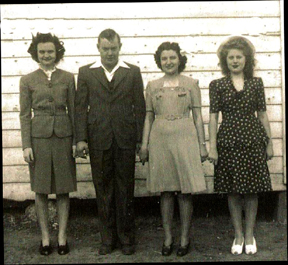 picture of Folsomville graduating class of 1944
